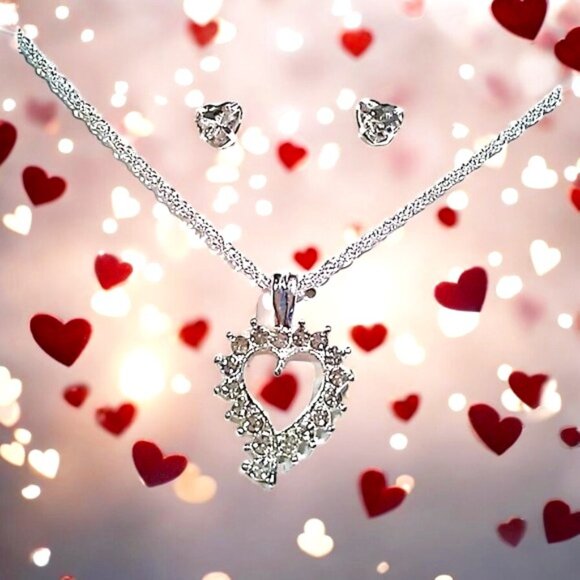 NEW! 3 piece Jewelry Set Heart Necklace with EarringS Simulated Diamonds Sparkle - Picture 3 of 14